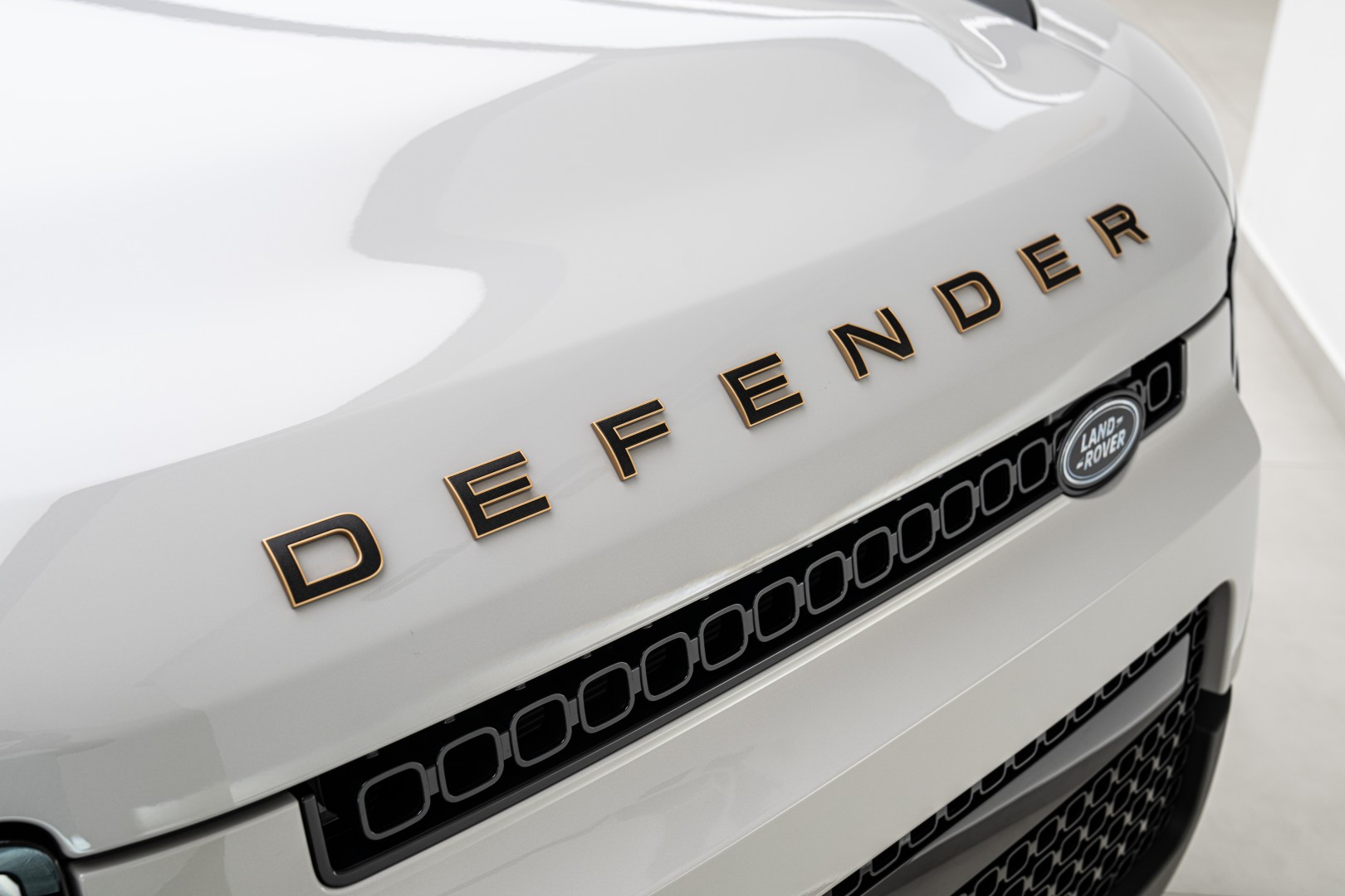 2026 LAND ROVER DEFENDER P635 OCTA GCC DEALER WARRANTY & SERVICES